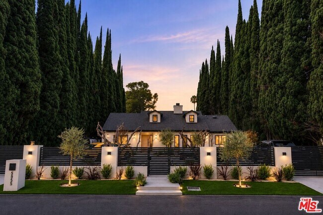 Foto del edificio - 5953 Oakdale Ave