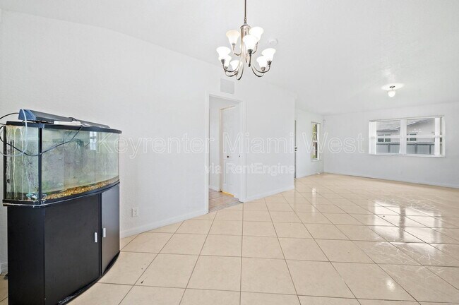 Foto del edificio - 14290 SW 287th St