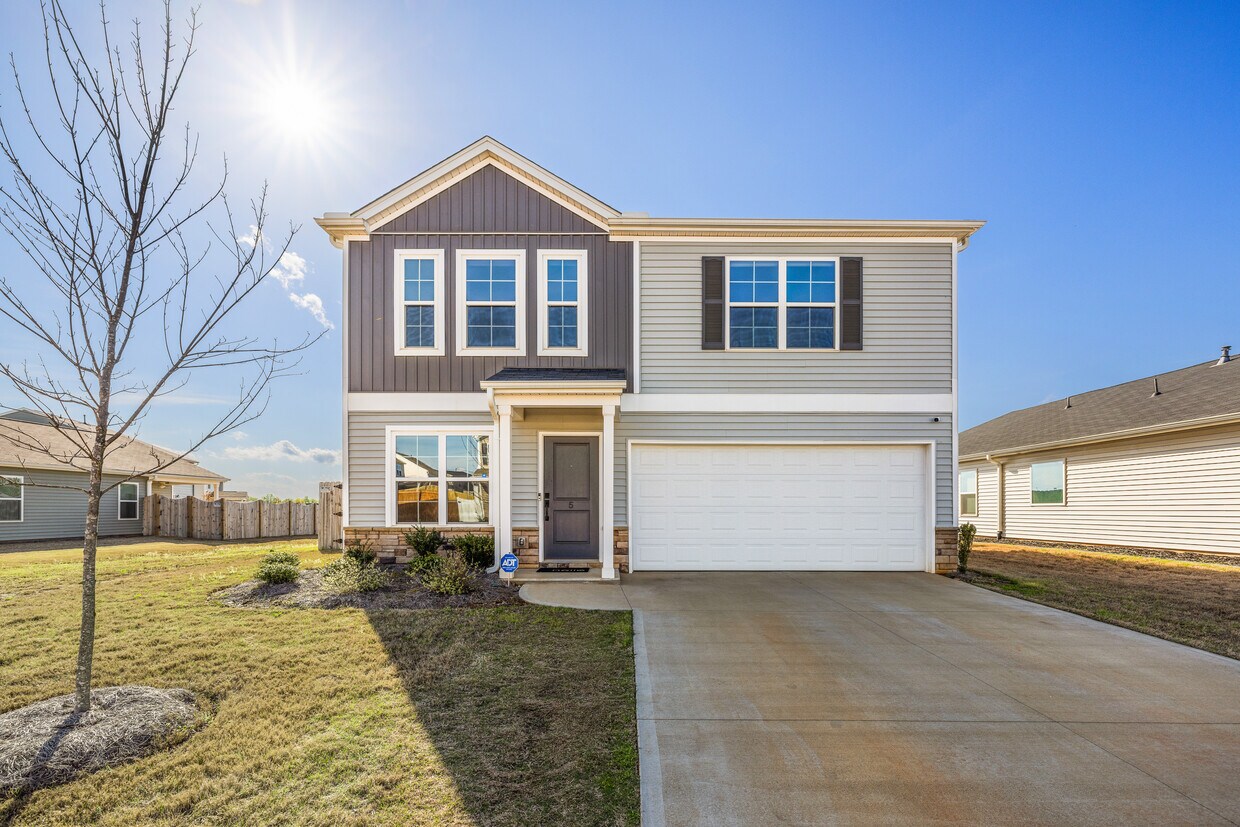 5 Glad St, Greenville, SC 29605 House Rental in Greenville, SC