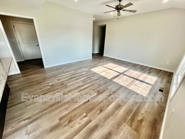 Building Photo - 12841 Halle Dr