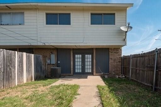 Foto del edificio - 2401 Doreen St
