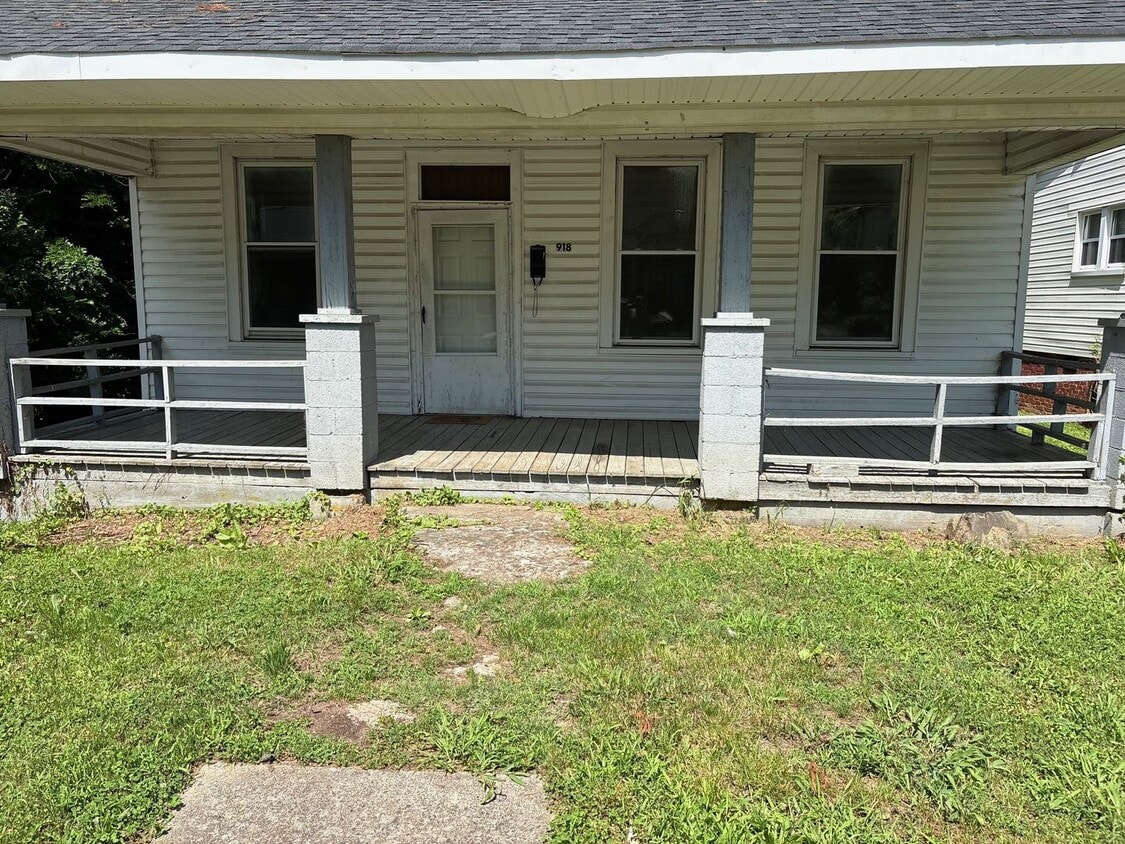 Primary Photo - 2 Bedroom 1 Bath Home Winston Salem