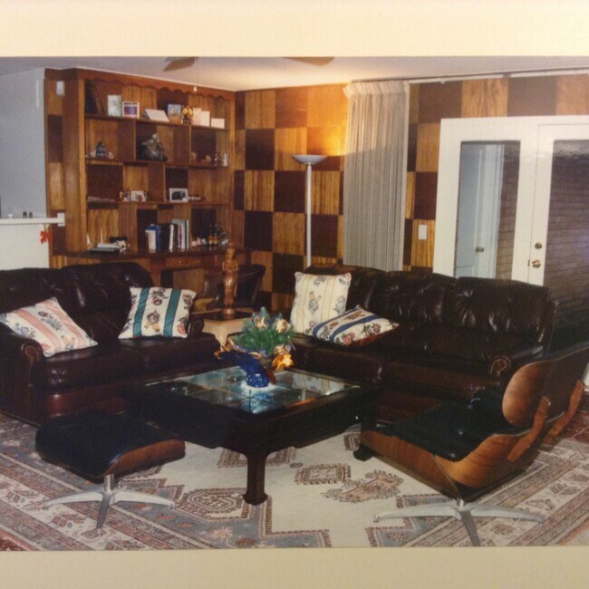 Building Photo - 4826 Waynesboro Dr