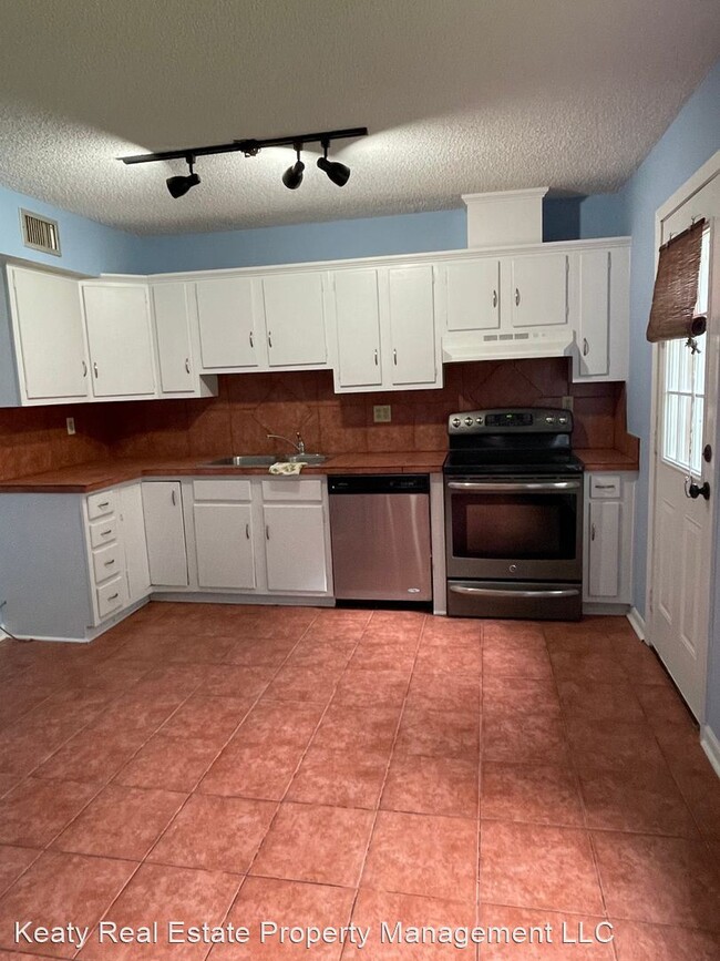 Foto del edificio - 4 br, 2 bath House - 302 Marseilles