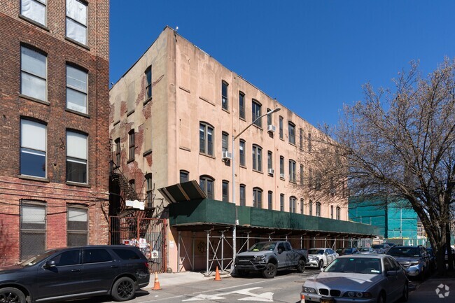 Building Photo - 282 Nevins St