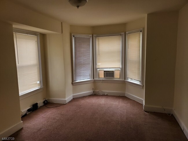 Foto del edificio - 178 N Walnut St