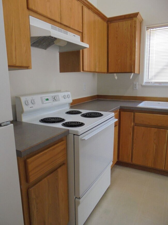 Foto del edificio - 320 NW Country Ct