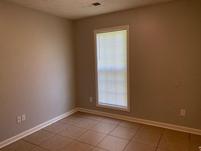 Building Photo - 55 Leafwood Cv