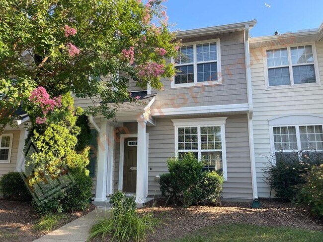Foto del edificio - Fresh Paint Interior! Lovely 3 Bedroom 2.5...