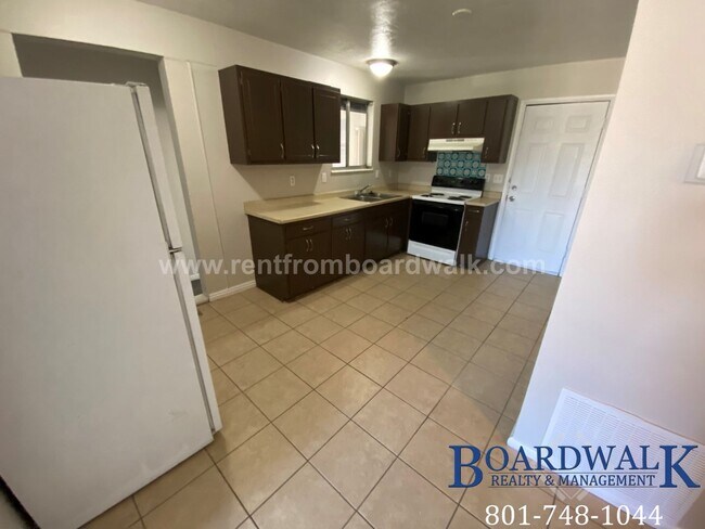 Building Photo - 1453/1455 W 2320 S