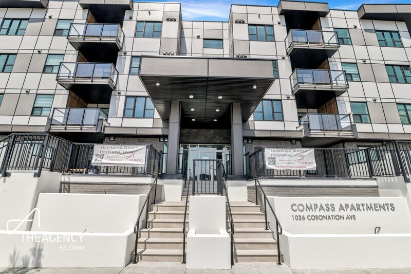 Photo principale - 1036 Coronation Ave