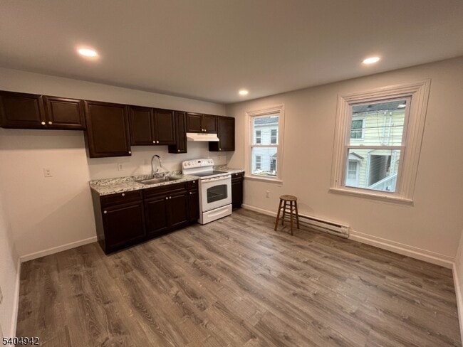 Building Photo - 9 Randall St