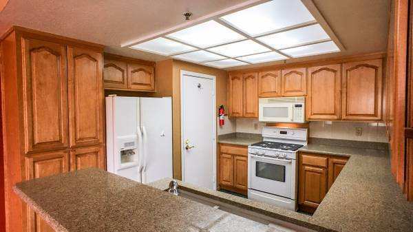 Building Photo - 1623 Graystone Ln