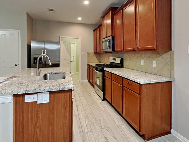 Building Photo - 17150 Amarose Dr