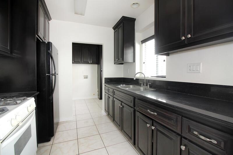 Primary Photo - 3431 W 63rd St