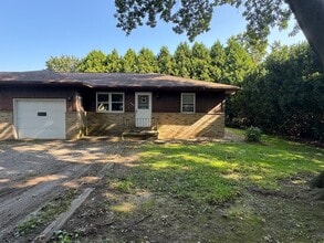 Building Photo - 633 W Highland Ave