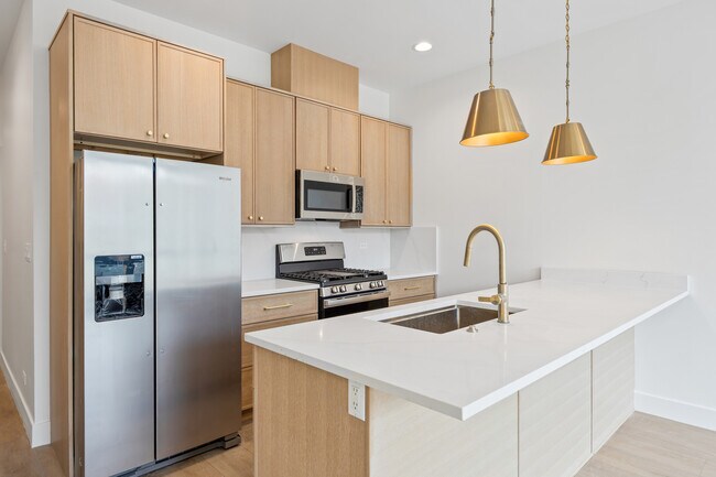 Building Photo - 1313 W Taylor St