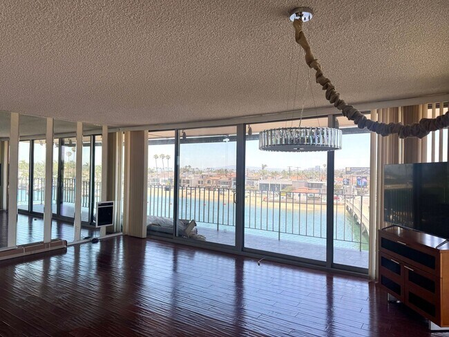 Foto del edificio - Waterfront Living in Naples - 2BD/2BA with Bay Views