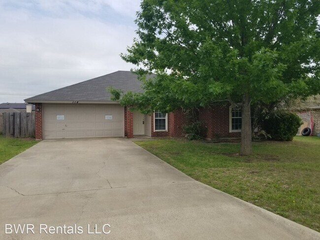 Building Photo - 4 br, 2 bath House - 118 BOXER
