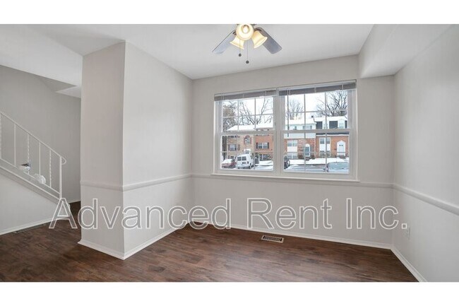 Foto del edificio - 10 Watkins Glen Ct