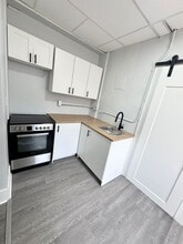 Building Photo - 1495 Gladstone Ave Building Photo - 1495 Gladstone Ave