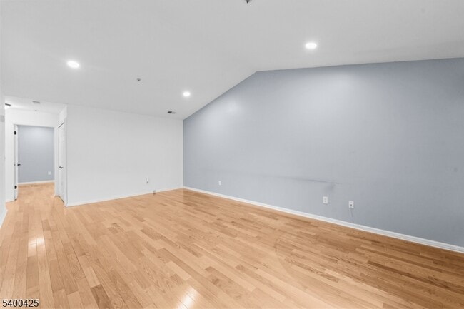 Building Photo - 176 Potomac Dr