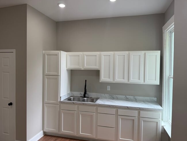 Building Photo - 3834 Southern Pky