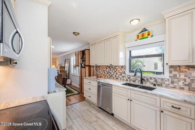 Building Photo - 201 International Dr