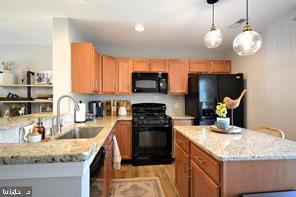 Foto del edificio - 8483 Cromwell Ct