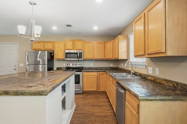 Building Photo - 334 Bay Ln
