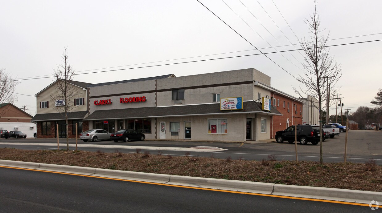 Primary Photo - 21720 Great Mills Rd
