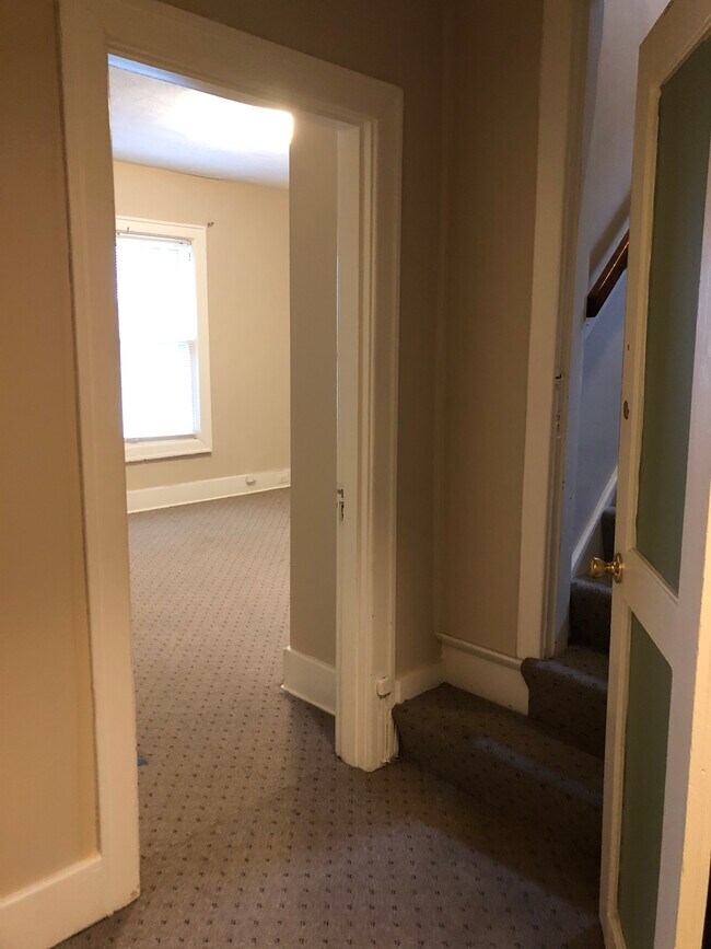 Entrance - 912 Cherokee Rd