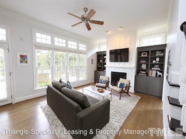 Building Photo - 6004 Crescent Knoll Dr