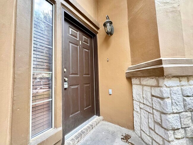 Building Photo - 9310 Albany Dr