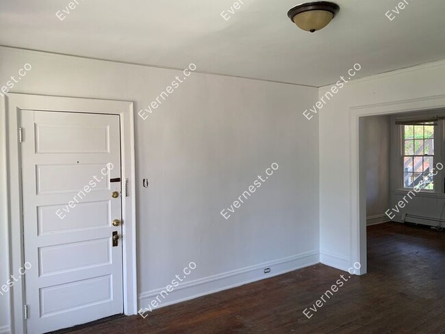 Building Photo - 2602 Barton Ave