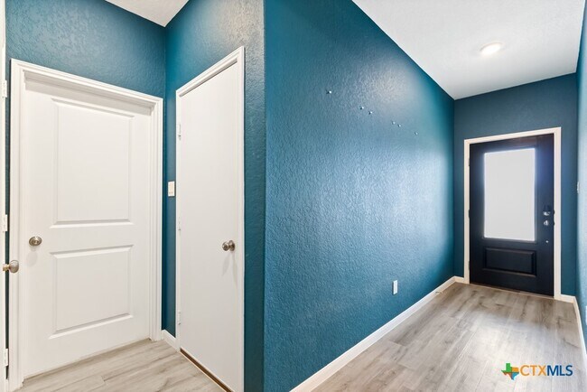 Foto del edificio - 2924 Whinchat