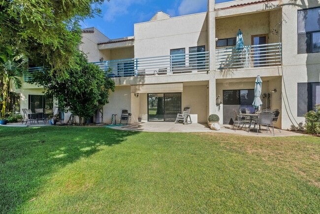 Building Photo - 14500 Las Palmas Dr