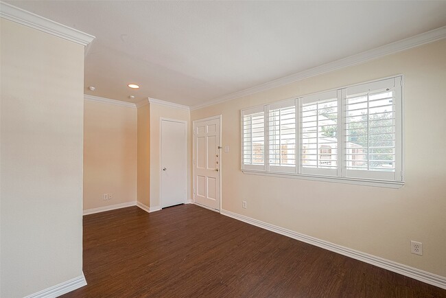 Building Photo - 4040 San Felipe St
