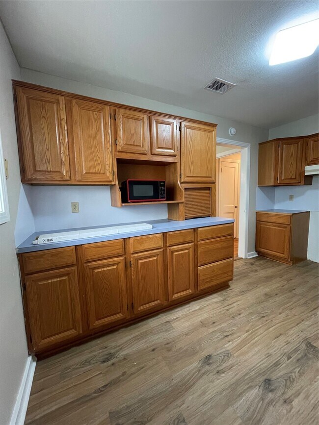 Foto del edificio - 1941 N Avenue H