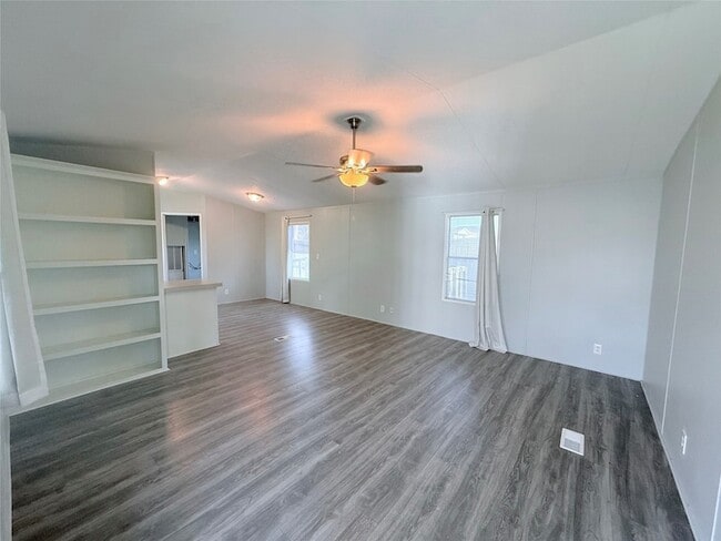 Building Photo - 12738 Pecan Tree Ct