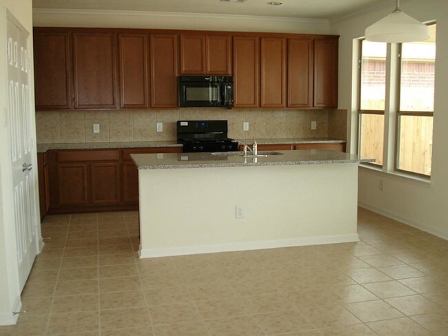 Building Photo - 16522 Old Saybrook Dr