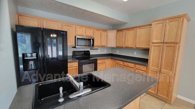 Building Photo - 251 Sunshine Dr