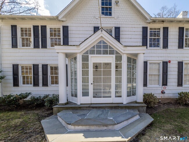 Foto del edificio - 523 Danbury Rd