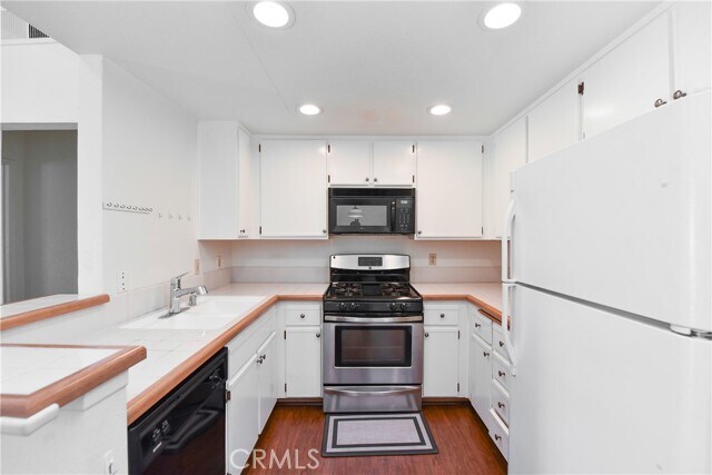 Foto del edificio - 116 Costero Aisle