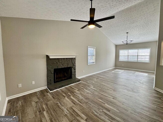 Foto del edificio - 275 Thorn Brook Cir