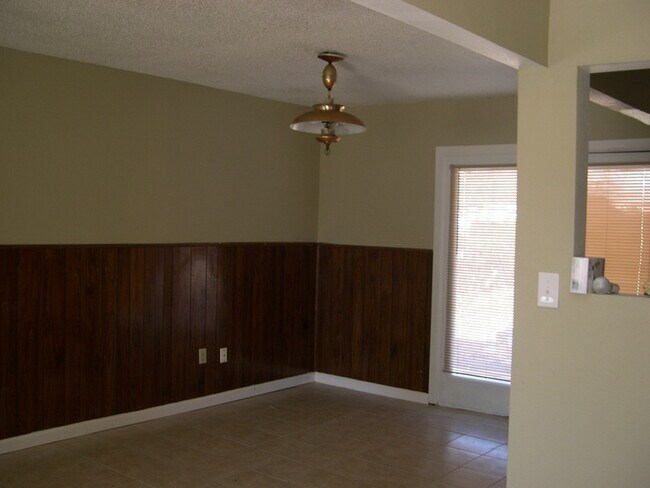 Foto del edificio - 3 Bedroom House in Garland, TX