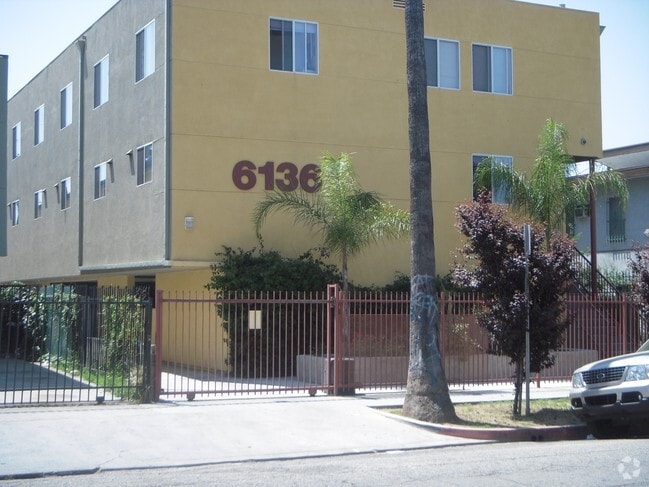 Building Photo - 6136 Eleanor Ave