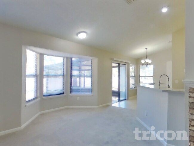 Building Photo - 1487 Rose Hill Dr E