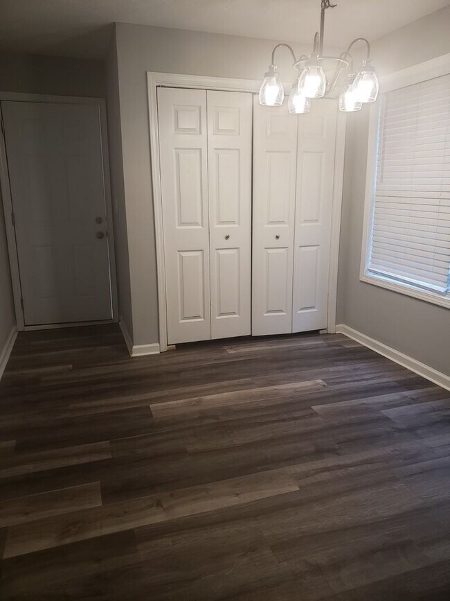 Foto del edificio - 4 Bedroom 3 Bath Home in Locust Grove