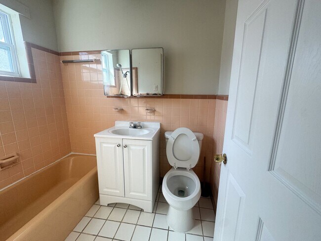 Foto del edificio - 710 N Grove St